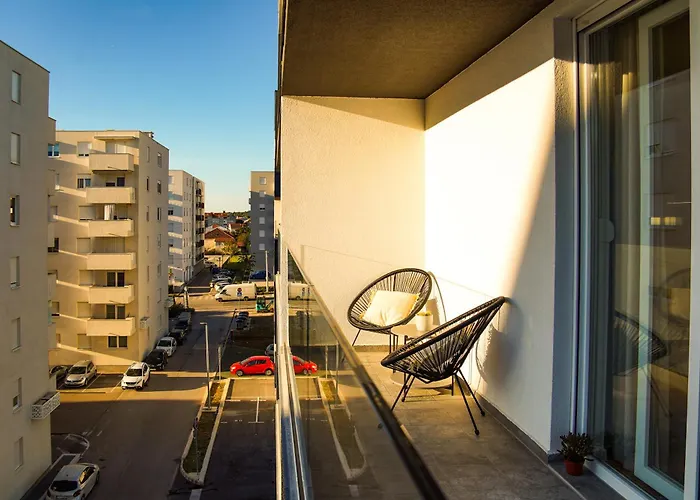 Apartment Stefani Zadar - Balcony & Free Private Garage Parking