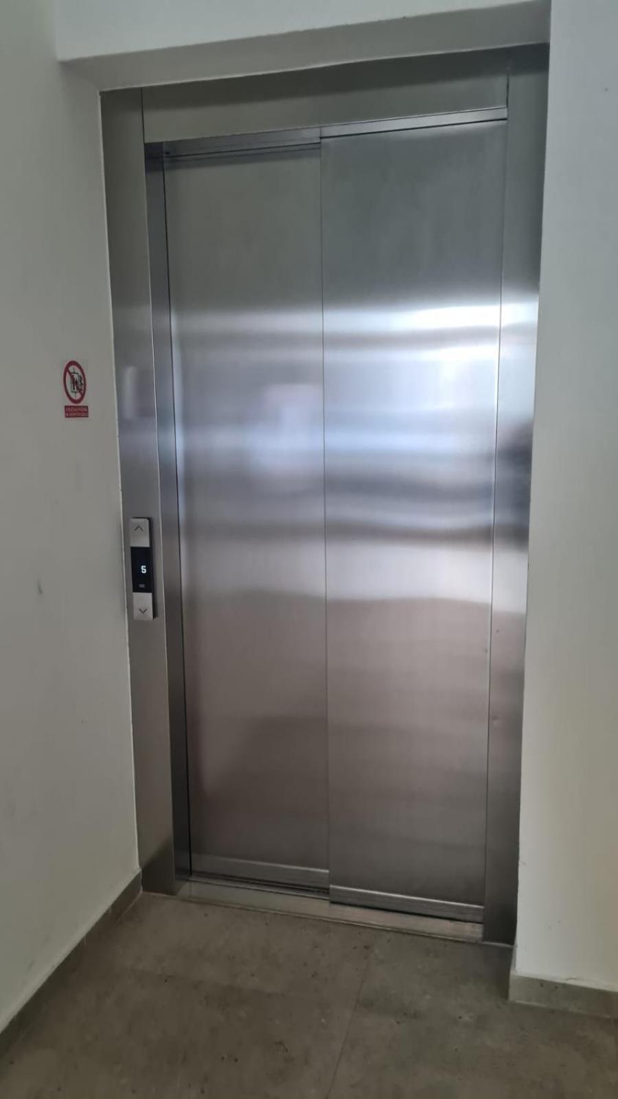 Apartman Stefani - Balcony & Free Private Garage Parking *