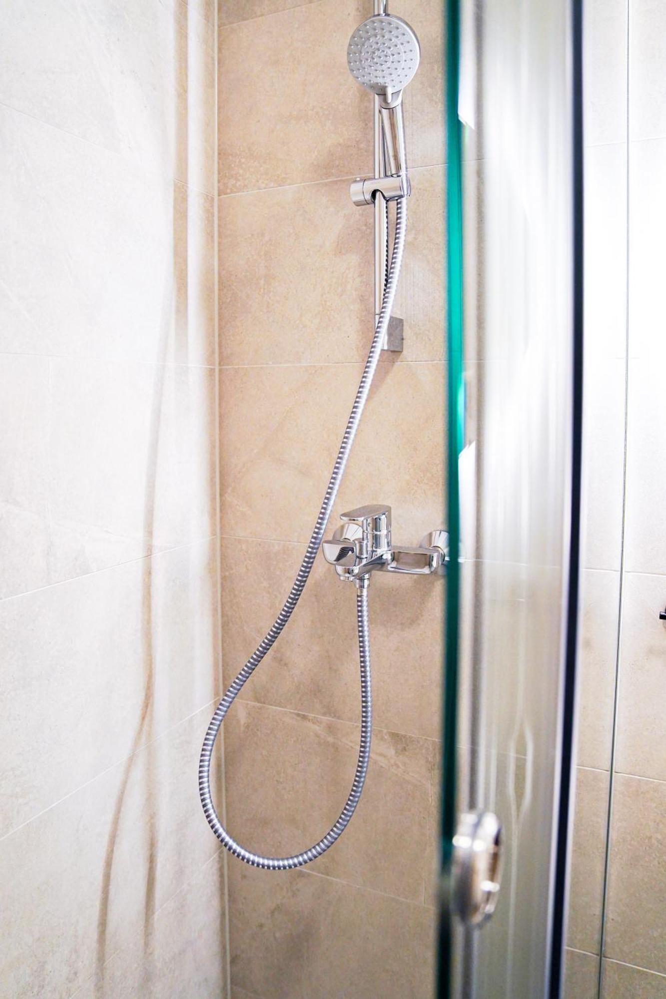 Stefani - Balcony & Free Private Garage Parking Appartement