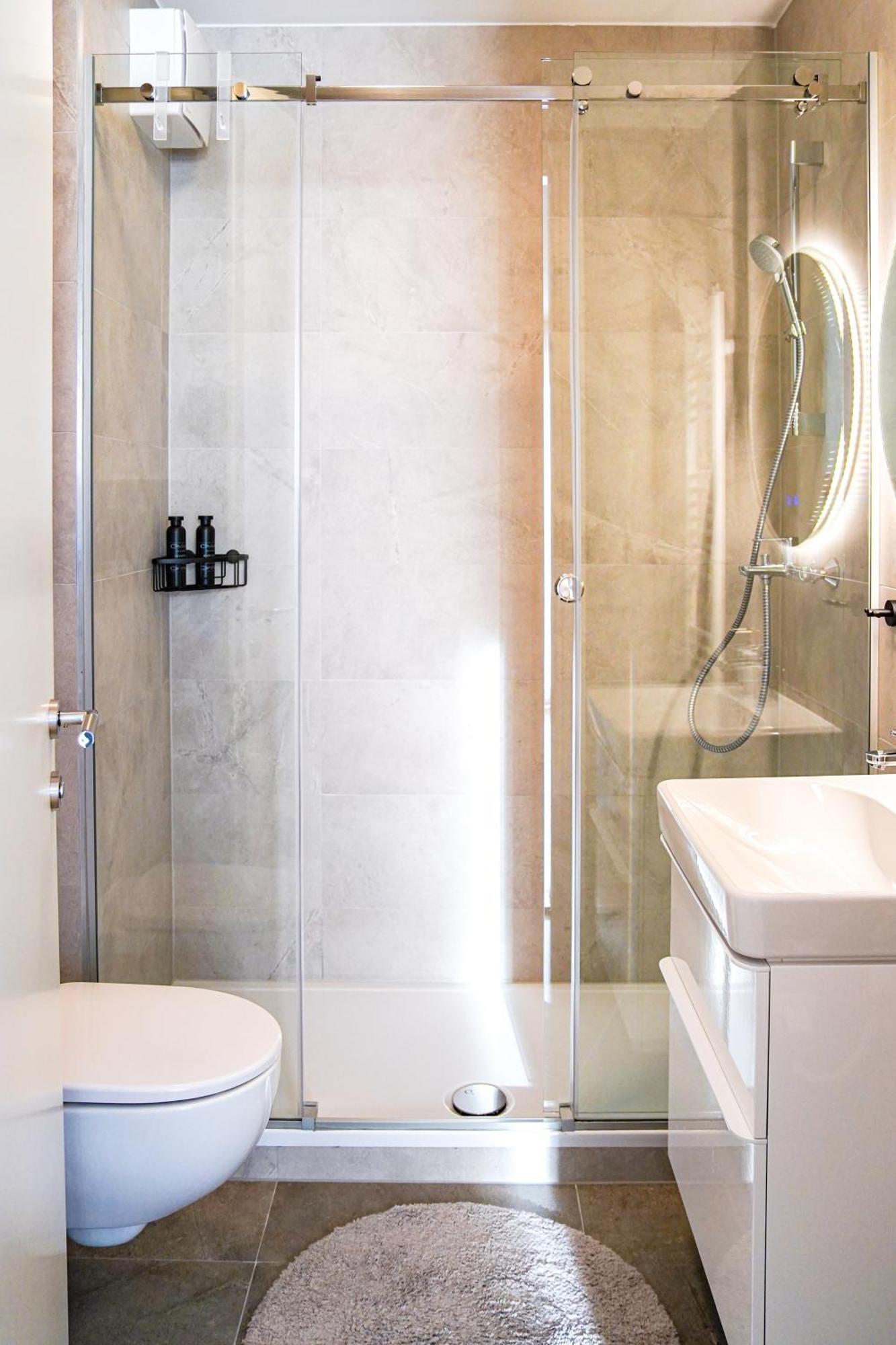 Appartement Stefani - Balcony & Free Private Garage Parking *
