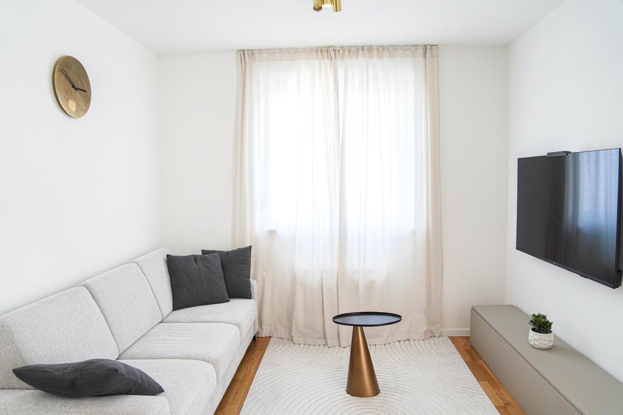 Stefani - Balcony & Free Private Garage Parking Apartman *